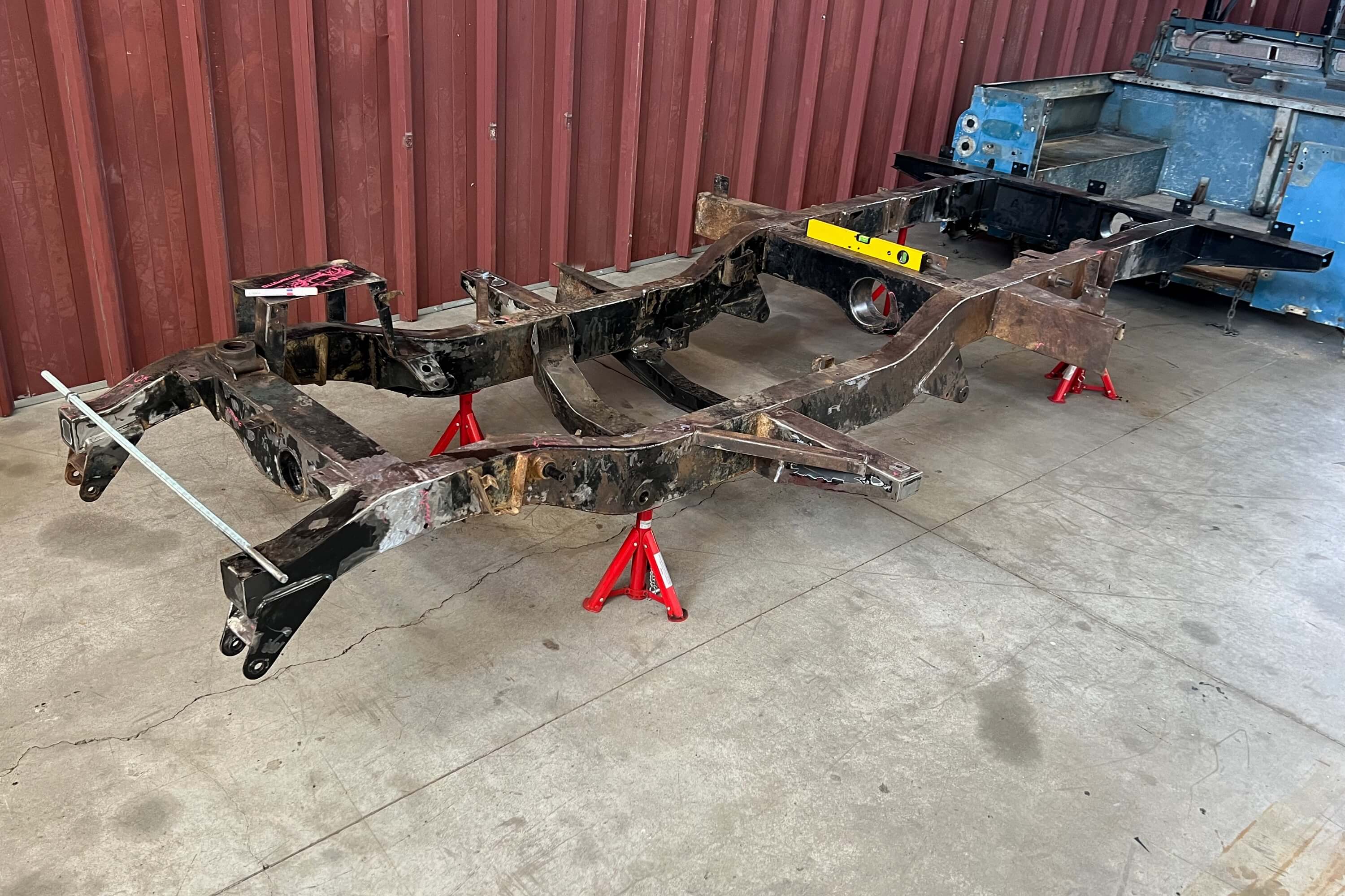Land Rover 88 Series project, pezzi di ricambio di auto d'epoca ad Asti 1of Metec