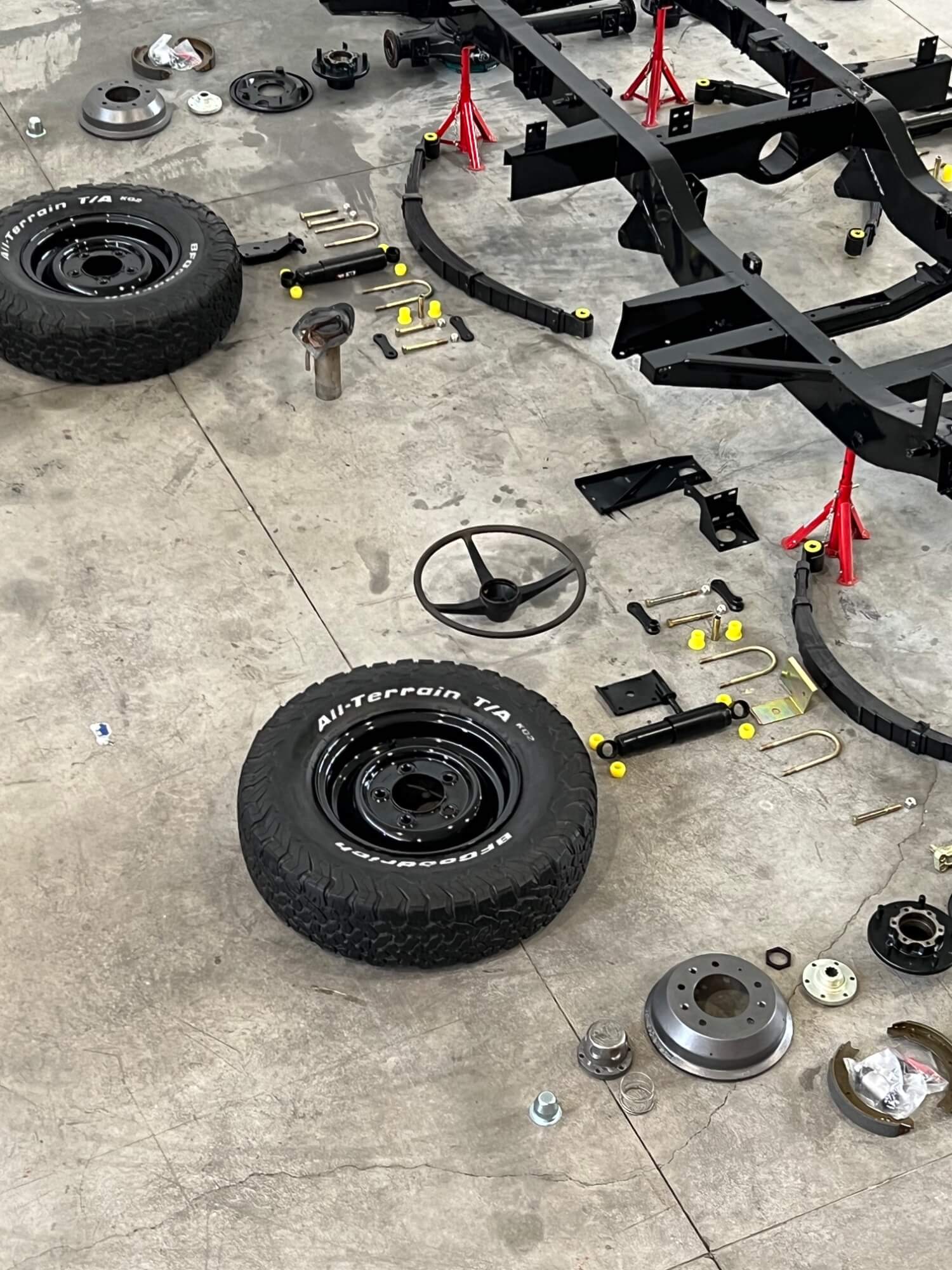 Land Rover 88 Series project, verniciatura e restuaro di auto d'epoca ad Asti 1of Metec