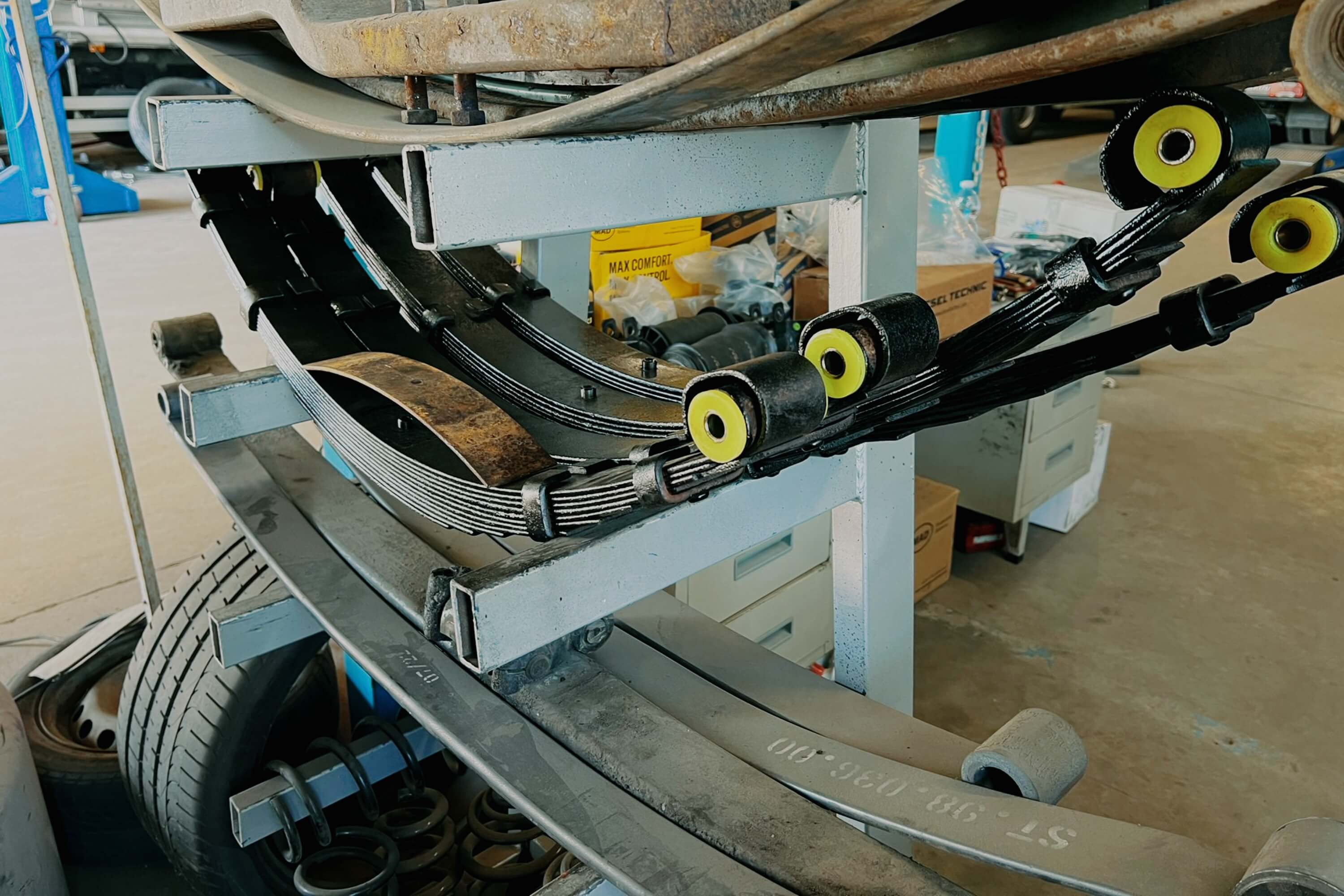 Land Rover 88 Series project, verniciatura e restuaro di auto d'epoca ad Asti 1of Metec