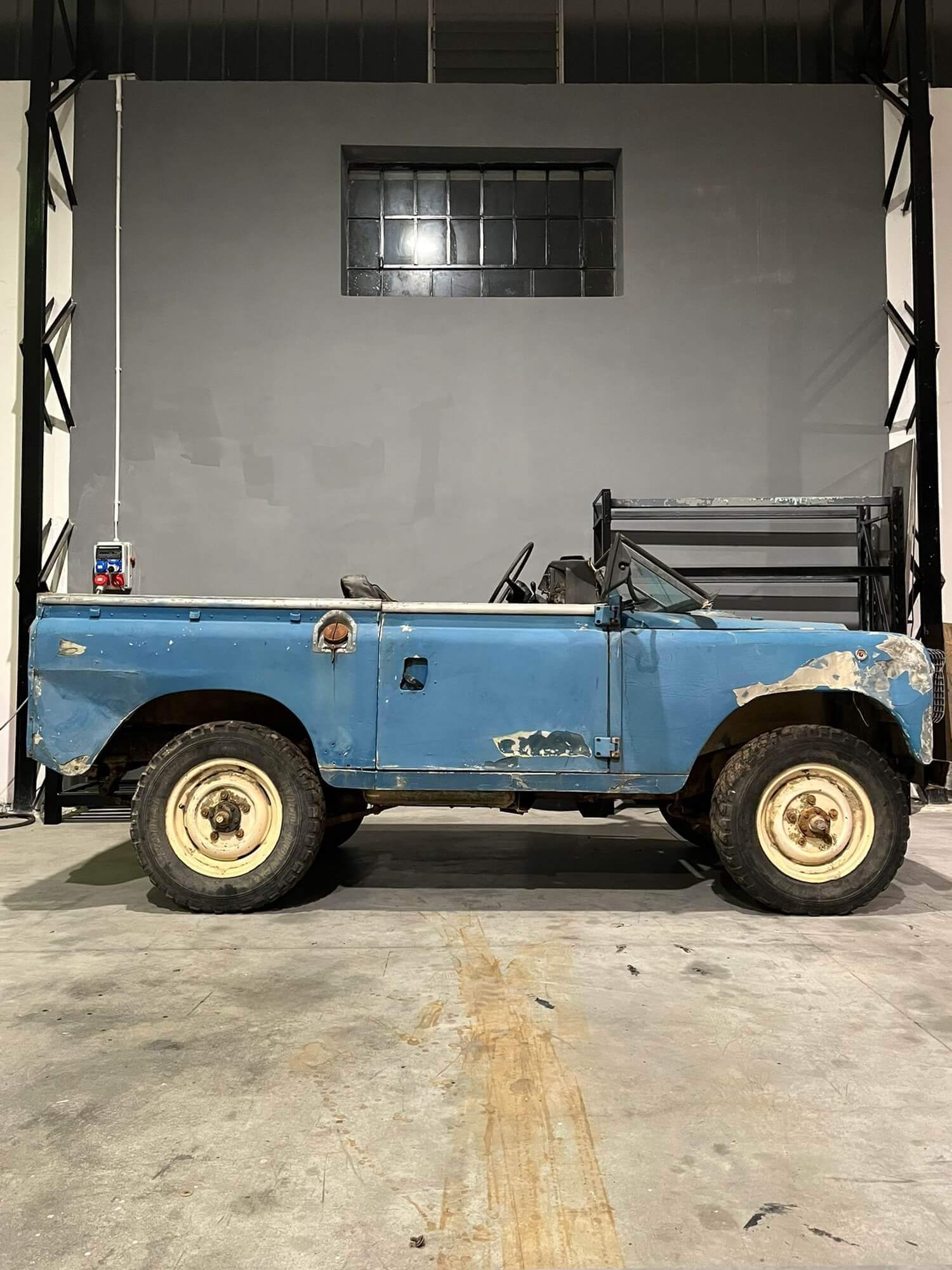 Land Rover 88 Series project, restauro restomod di auto d'epoca ad Asti 1of Metec