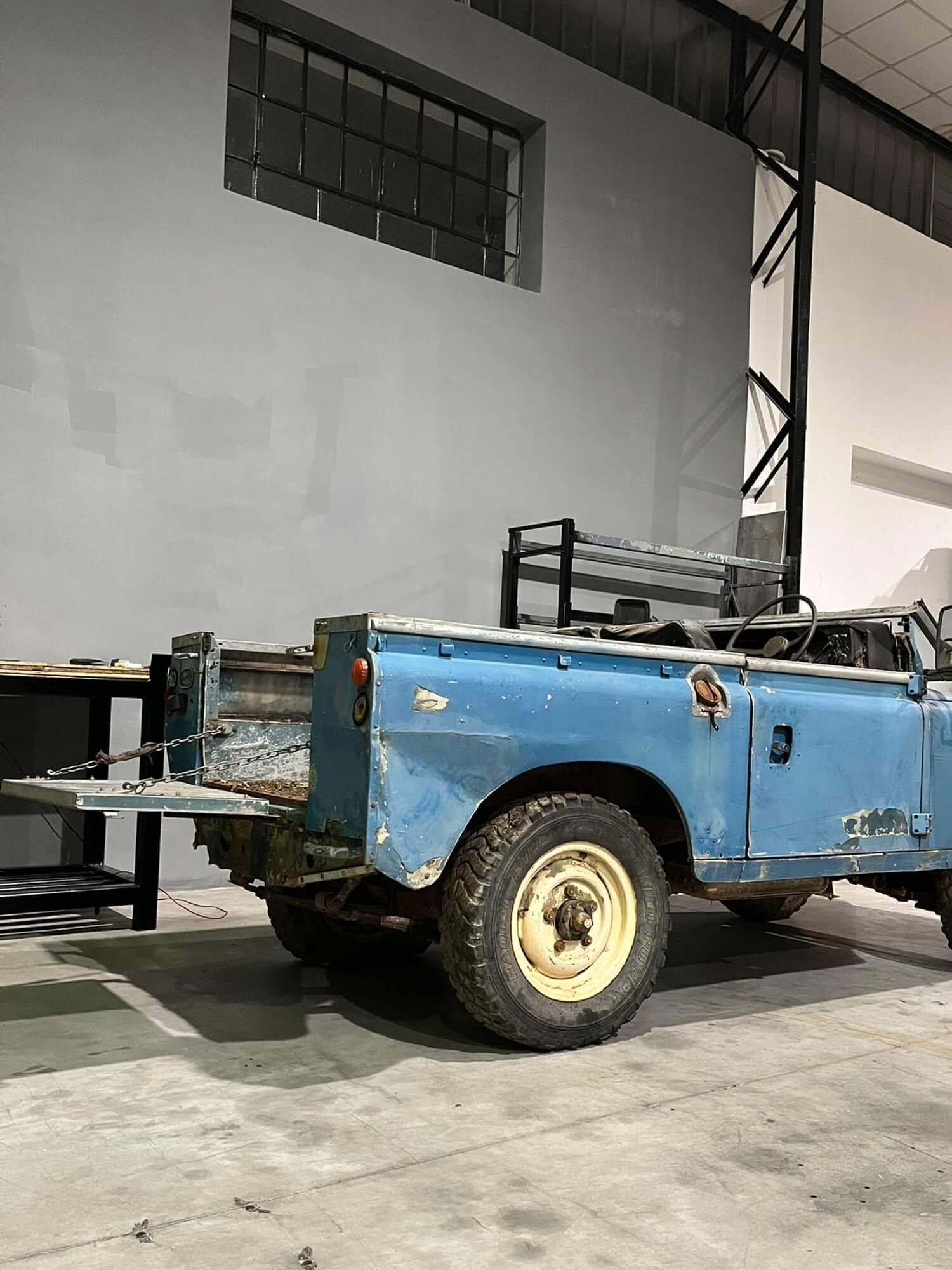 Land Rover 88 Series project, restauro restomod di auto d'epoca ad Asti 1of Metec