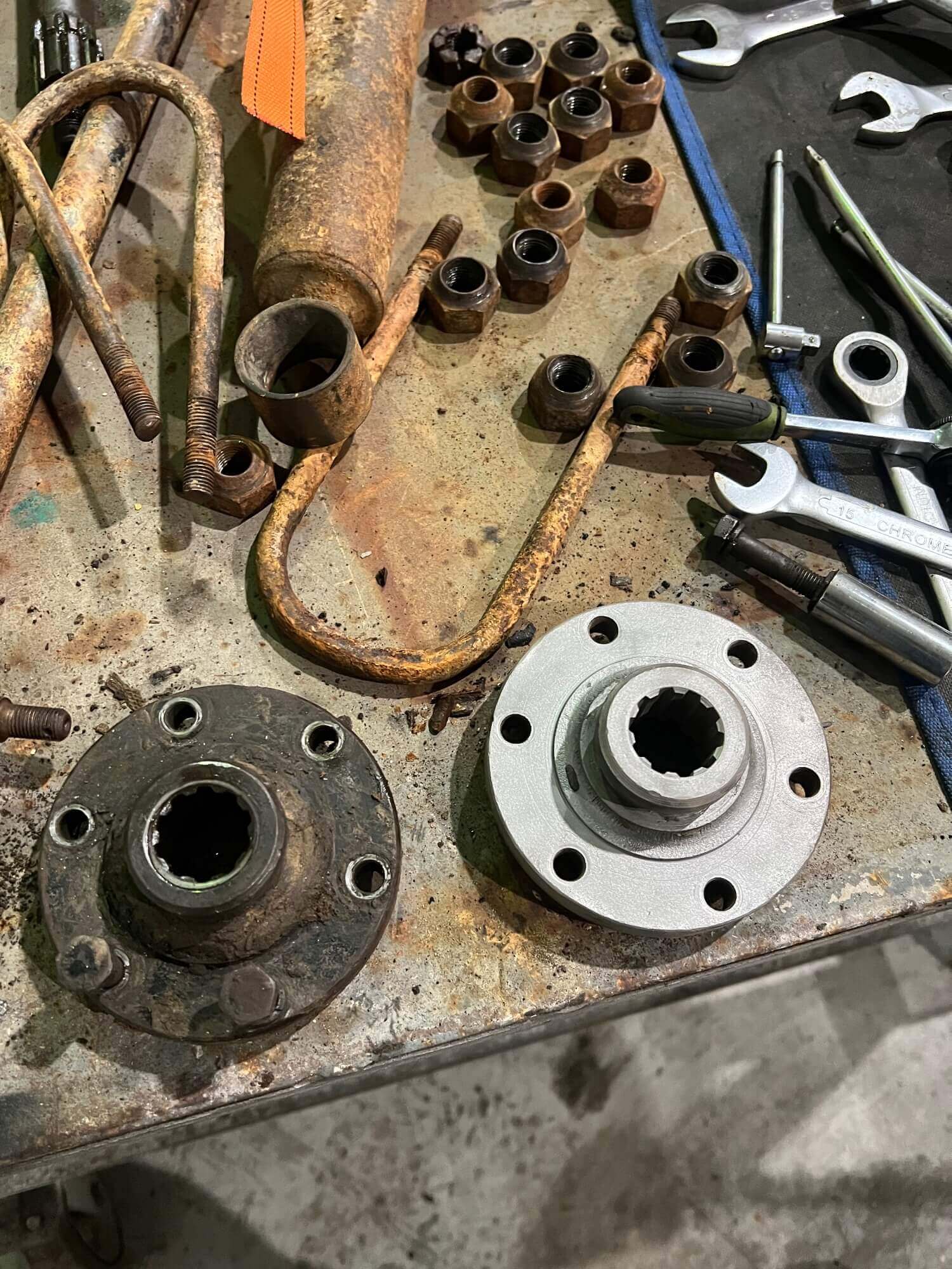 Land Rover 88 Series project, pezzi di ricambio di auto d'epoca ad Asti 1of Metec