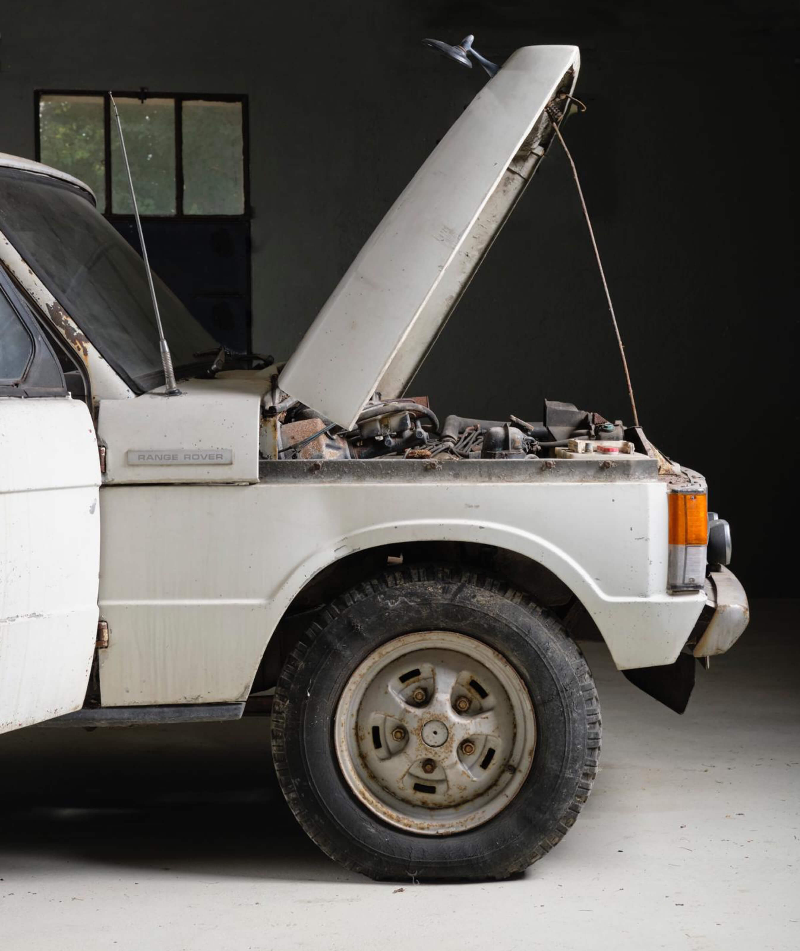 Range Rover N.09 Classic Velar Pre-production project 1of Metec restoration