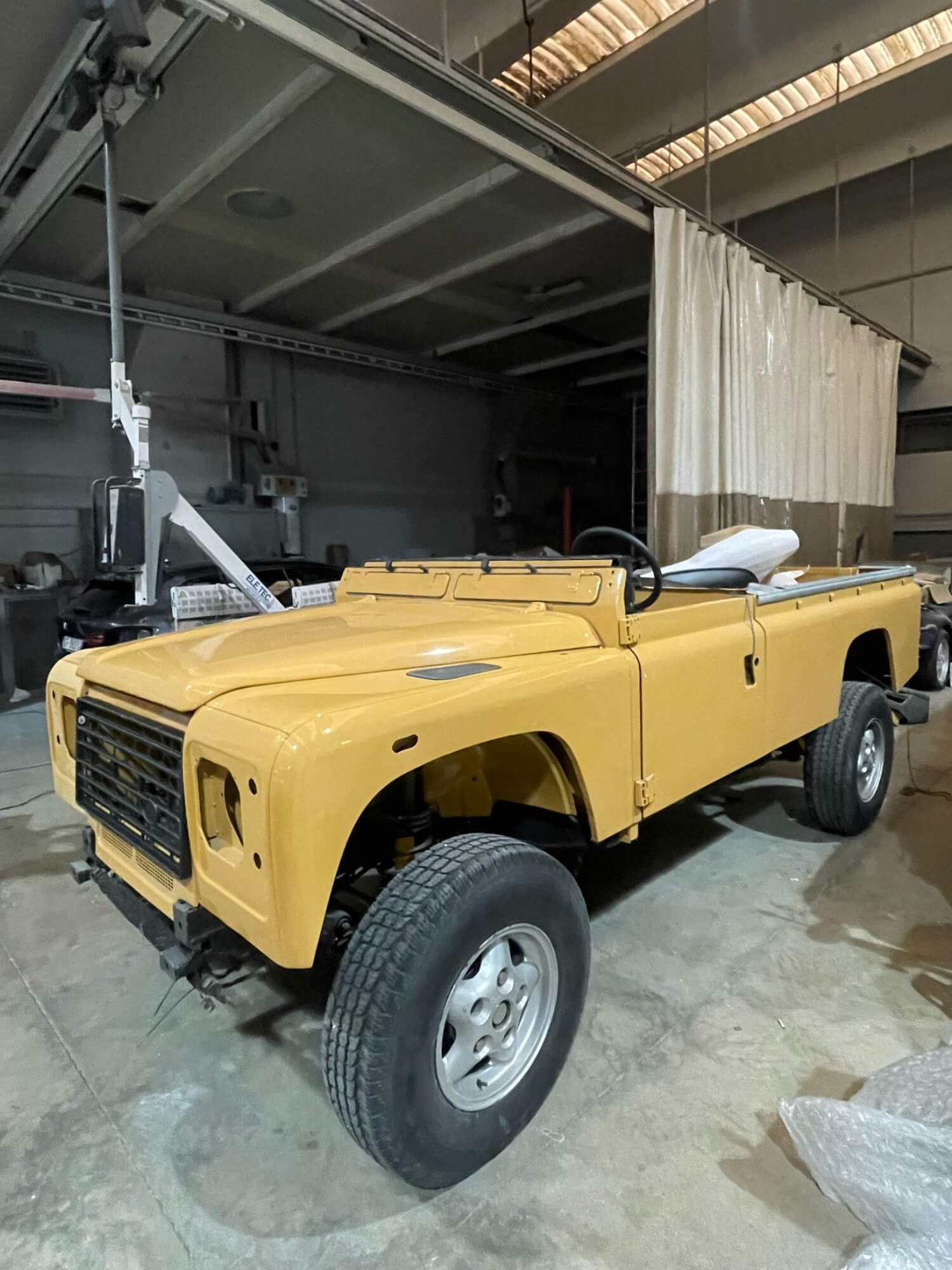 1of Metec craft - Land Rover Defender 110 3 doors bikini pick up
