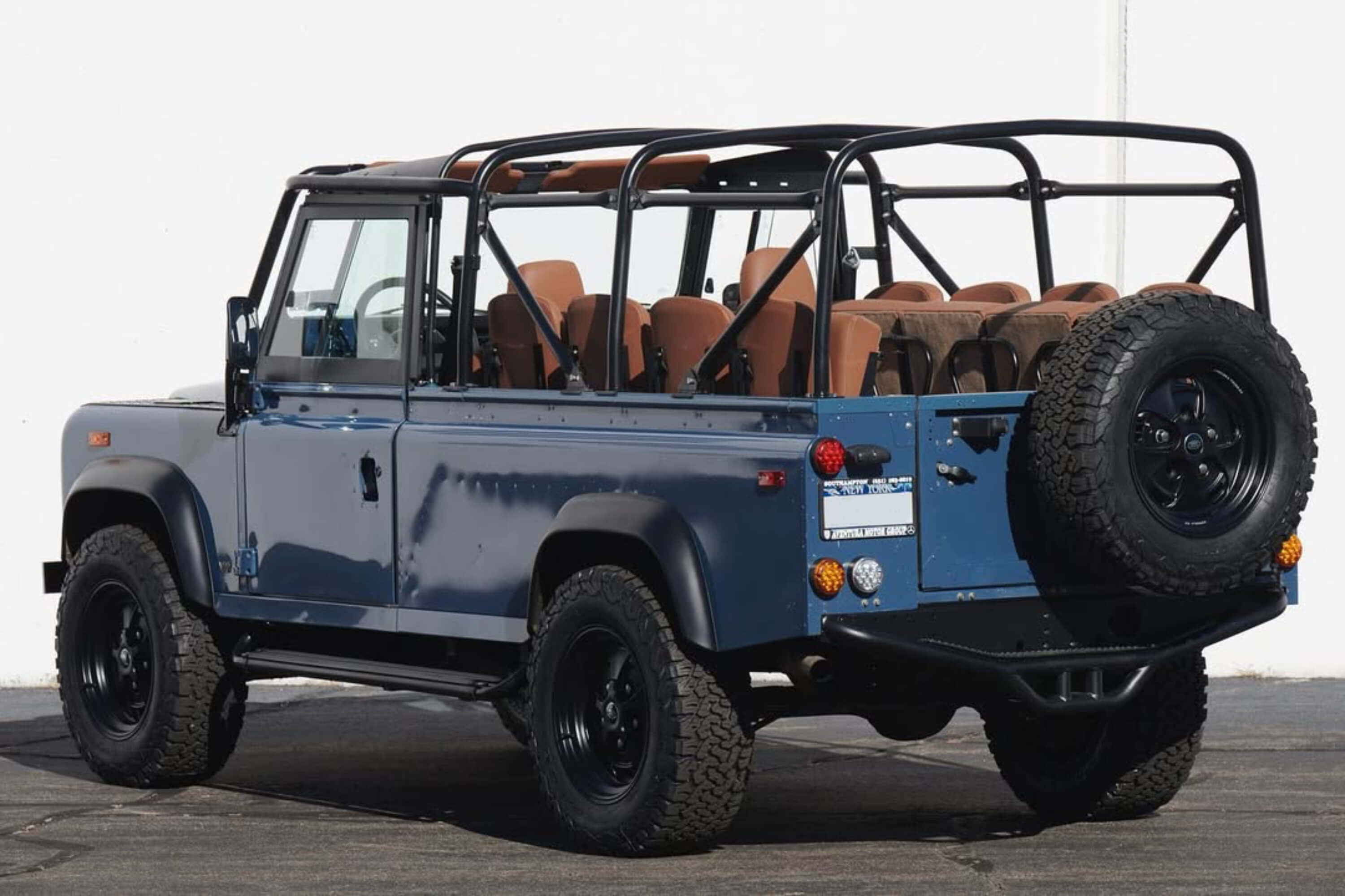 1of Metec craft - Land Rover Defender 110 3 doors bikini pick up