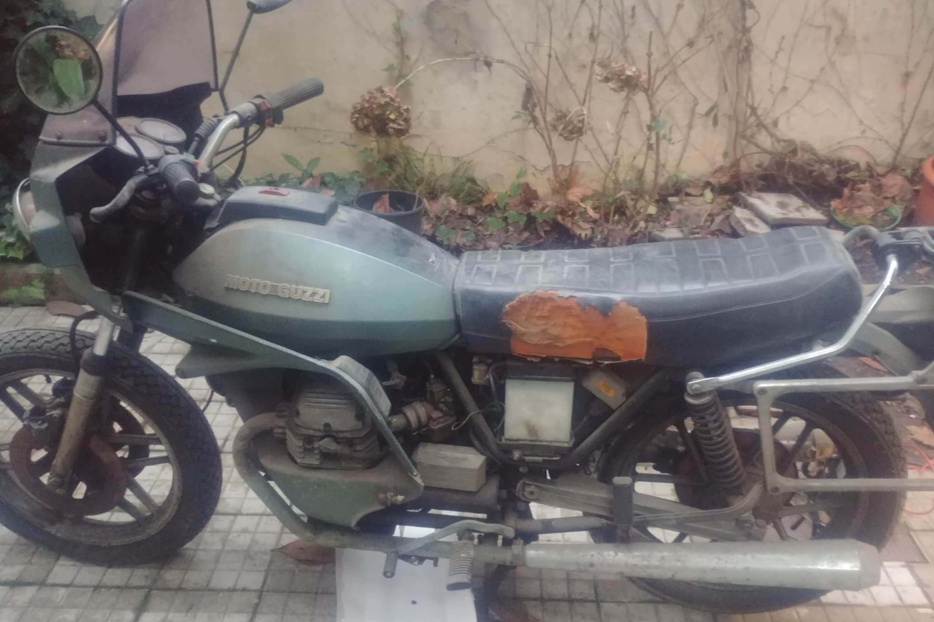 1of Metec craft - Moto guzzi v50 project