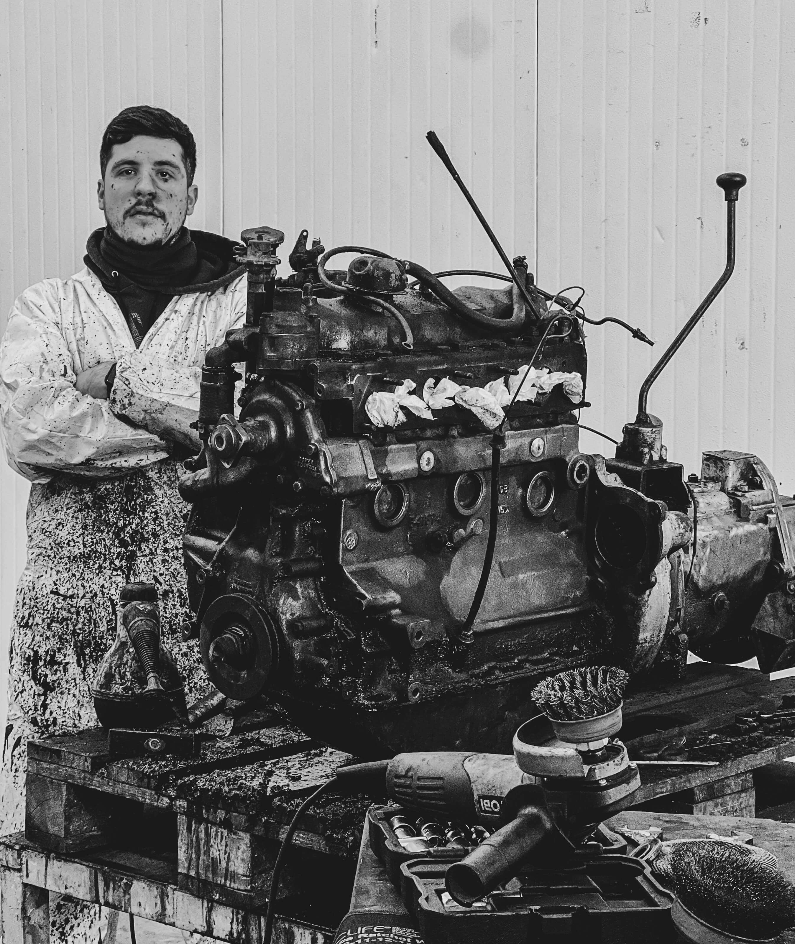 METEC - pulizia motore Land Rover 88